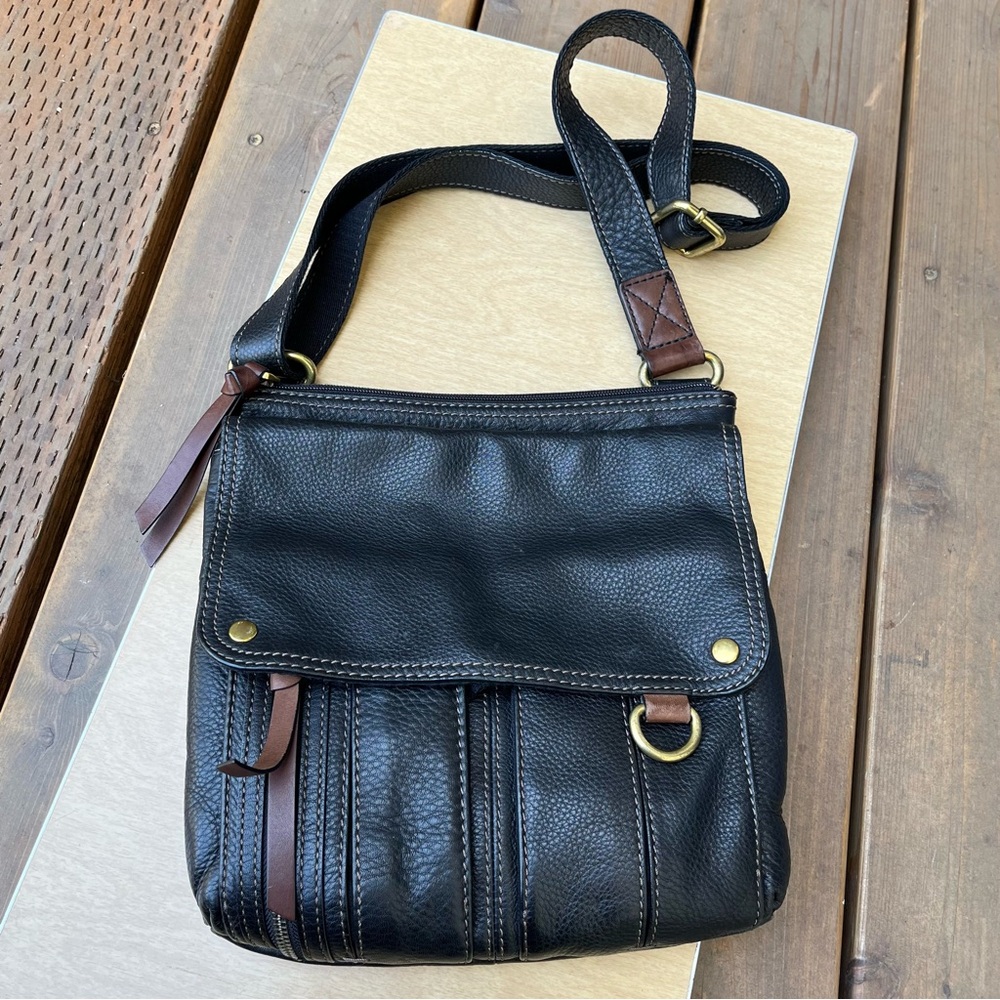 Fossil Morgan Traveler Vintage Black and Brown Pebbled Leather Crossbody Bag